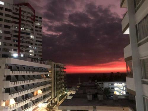 Hermoso Apartamento Con Terraza Y Vista A La Playa