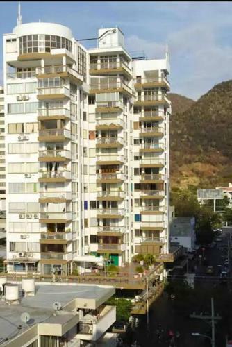 Hermoso Apartamento Con Terraza Y Vista A La Playa