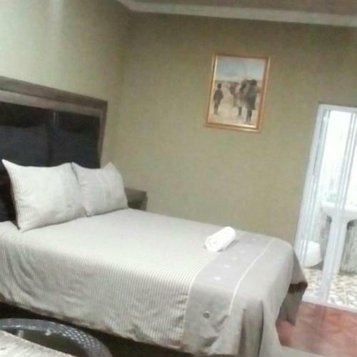 Albergue Authentic Bicycle Tours And Backpackers