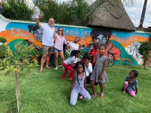 Albergue Authentic Bicycle Tours And Backpackers