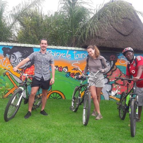 Albergue Authentic Bicycle Tours And Backpackers