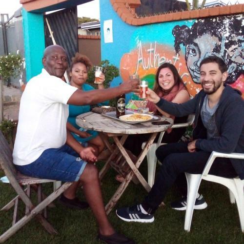 Albergue Authentic Bicycle Tours And Backpackers