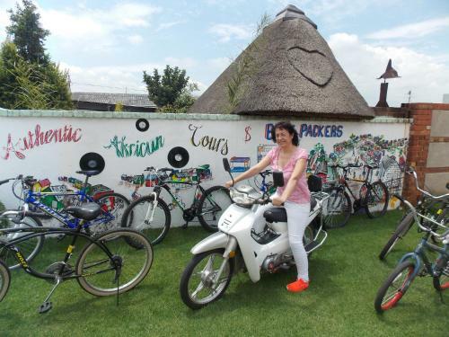 Albergue Authentic Bicycle Tours And Backpackers