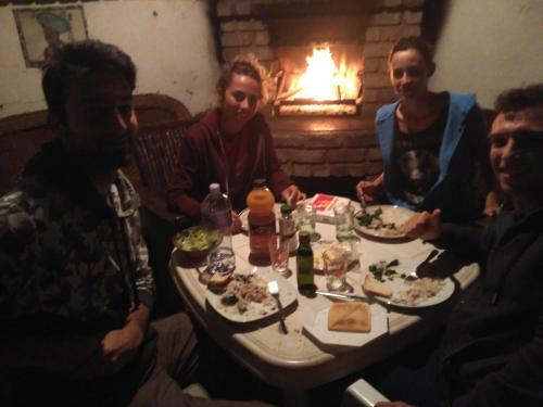 Albergue Authentic Bicycle Tours And Backpackers