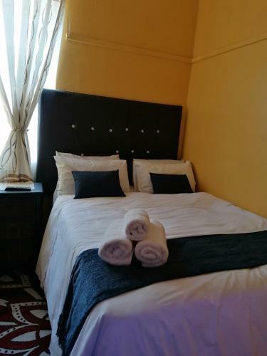 Hostal The Croc Guest House