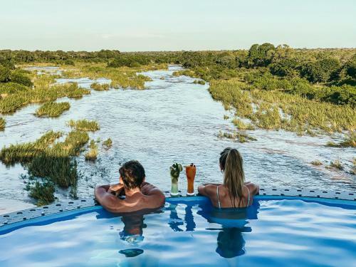 Lodge Kruger Shalati - The Train On The Bridge