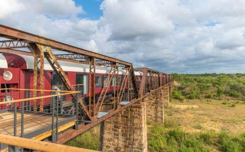 Lodge Kruger Shalati - The Train On The Bridge