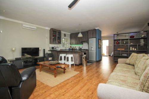 Apartment On Constance Road