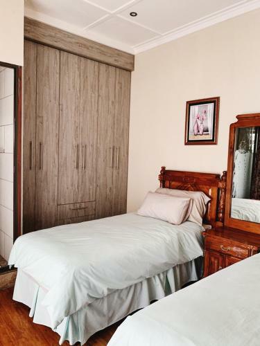 Hostal Sibahlenomhlambi Guesthouse