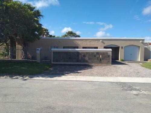 Apartamento Summerstrand Gqeberha Flat