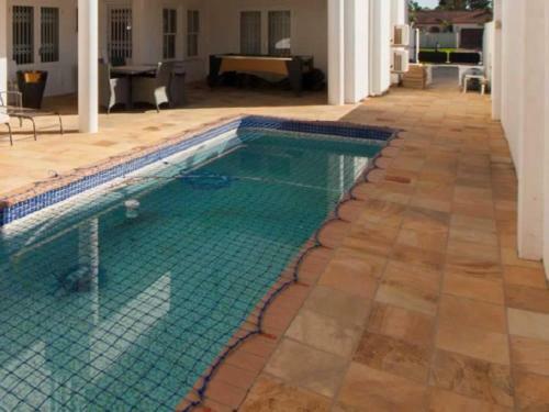 Hostal Ashbourne Manor