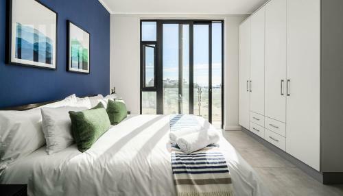 Bellamare - Luxury 3 Bedroom Beachfront Apartment
