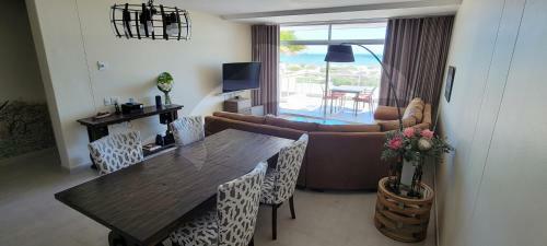 Dolphin Beach Apartment