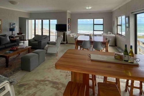 New Listing! Seafront-7 Sleeper Holiday Home