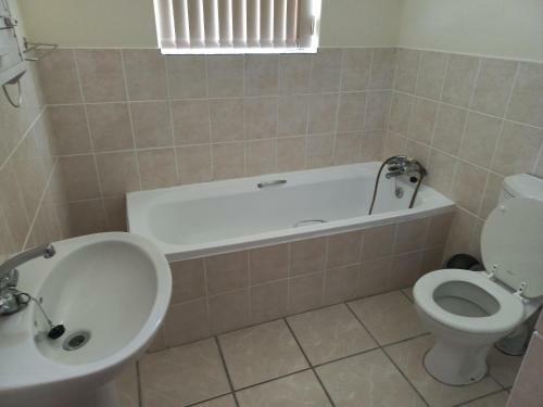 Struisbaai 3 Bedroom Self Catering House