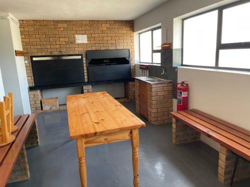 Jackie?s 3 Bedroomed Secure Beach Front Apartment Strand Golden Mile