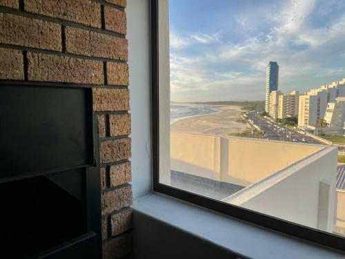 Jackie?s 3 Bedroomed Secure Beach Front Apartment Strand Golden Mile