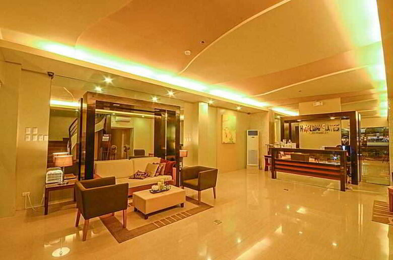 Hotel Holiday Suites