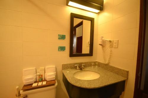 Hotel Microtel By Wyndham Puerto Princesa