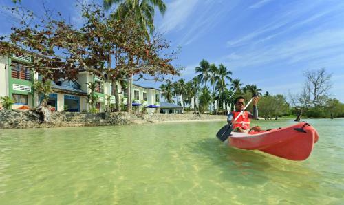 Hotel Microtel By Wyndham Puerto Princesa