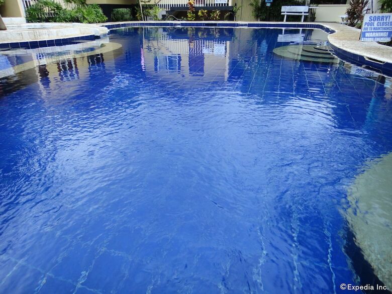 Hotel Blue Lagoon Inn & Suites