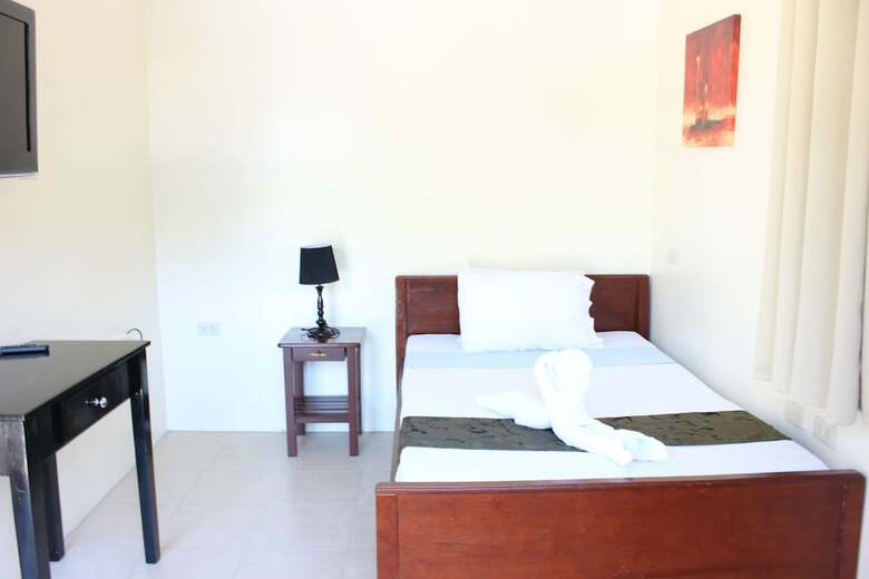 Hotel Blue Lagoon Inn & Suites