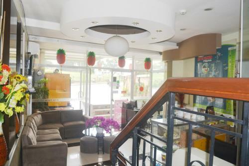 Albergue Palawan Palm Suites