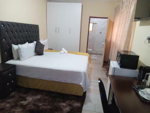 Hostal Akhanya Guest House
