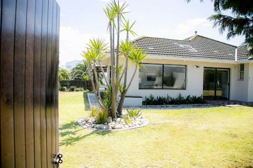Amazing Beach House In Melkbos!
