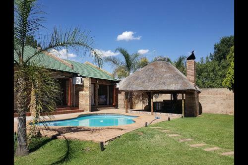 Hostal Twins Guest House