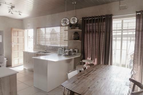Hostal Happy Living Guesthouse