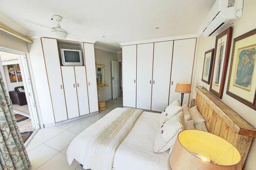 Apartamento Uvongo - Beach Paradise & Open Ocean View