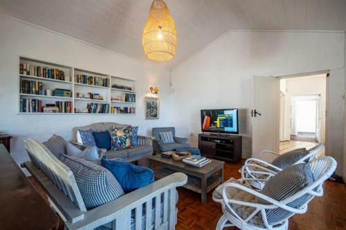 Kwa Thibi Cottage Sleeps 14