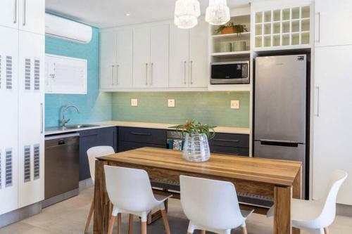 Apartamento Waterfront Getaway, 2 Bedroom Seaside Bliss