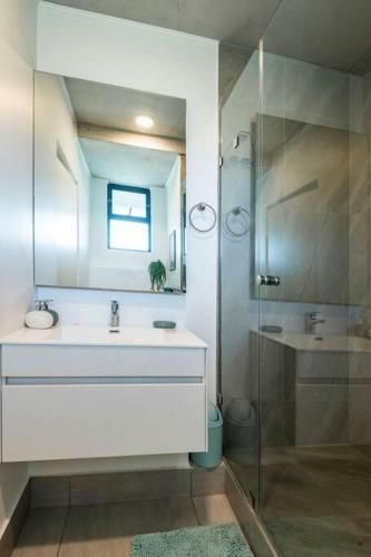 Coral Point Executive Studio Apartment