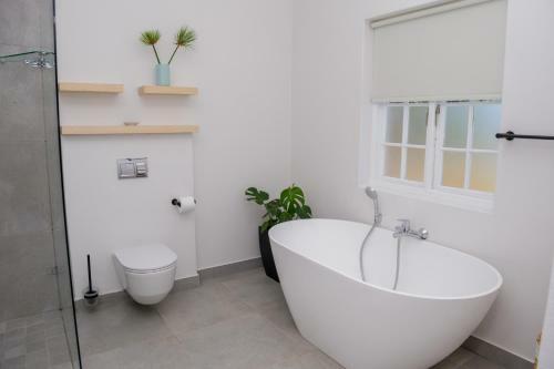 Villa Luxury Farm Stay- The Barn On Sunset Farm