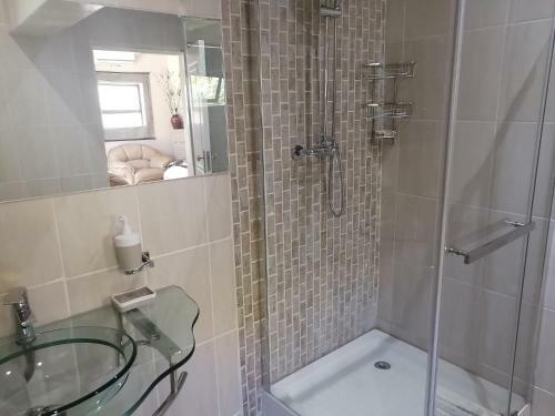 Hostal Thatchers Guest Rooms