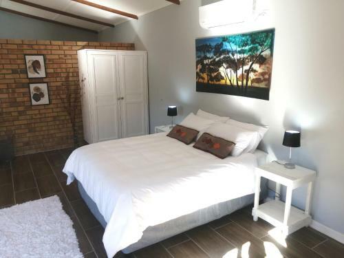 Hostal Thatchers Guest Rooms