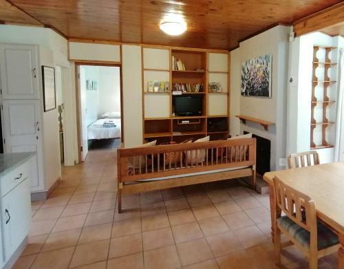 L Chiam Self-catering Cottage