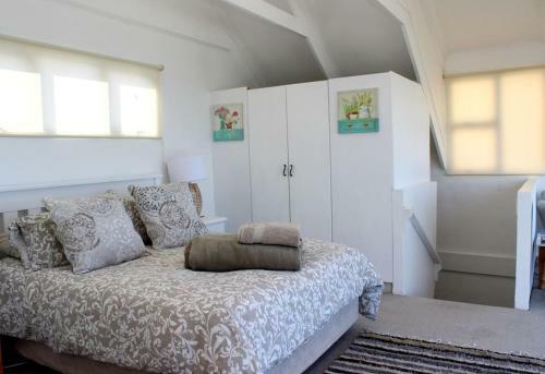 Baby Whale Bliss - Beachfront House