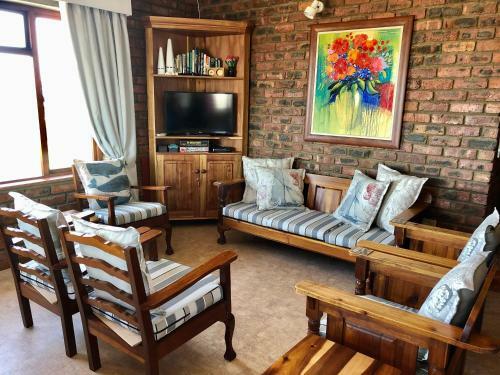 Magdamol Holiday Home