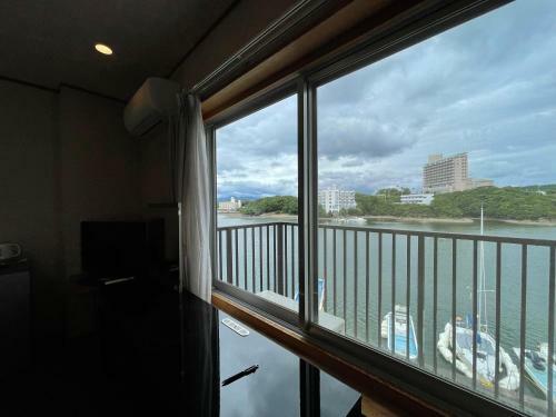 Marina Hotel Kaikuu