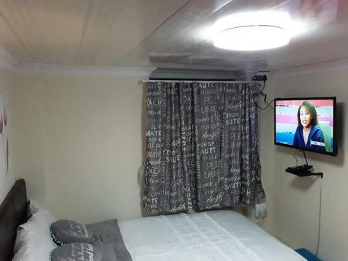 Hostal Point 55 Guest House