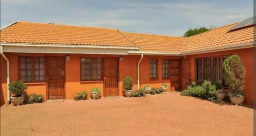 Hostal Aura Zest Guesthouse