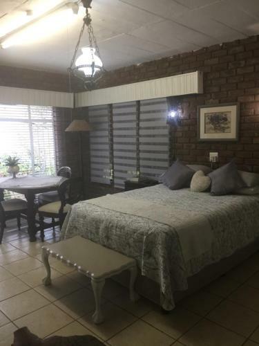 Bed & Breakfast White River B & B