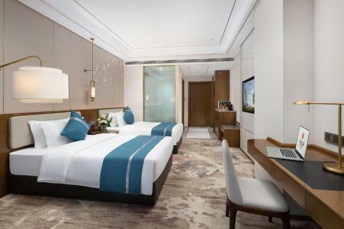 Luzhou Jianguo Hotel