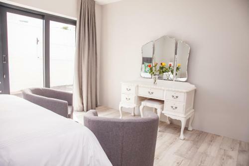 Hostal Paradise Found