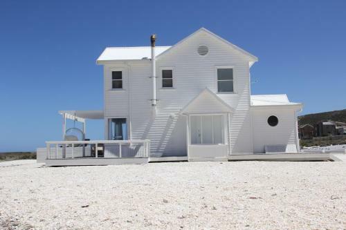 Villa Pearl Bay Beach Home
