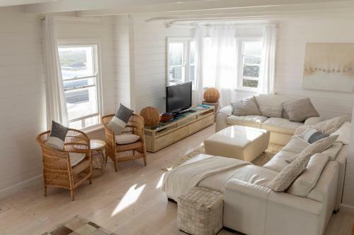 Villa Pearl Bay Beach Home