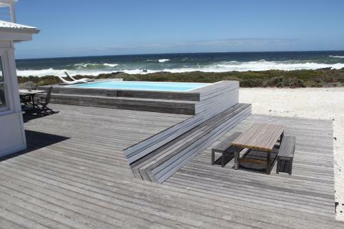 Villa Pearl Bay Beach Home